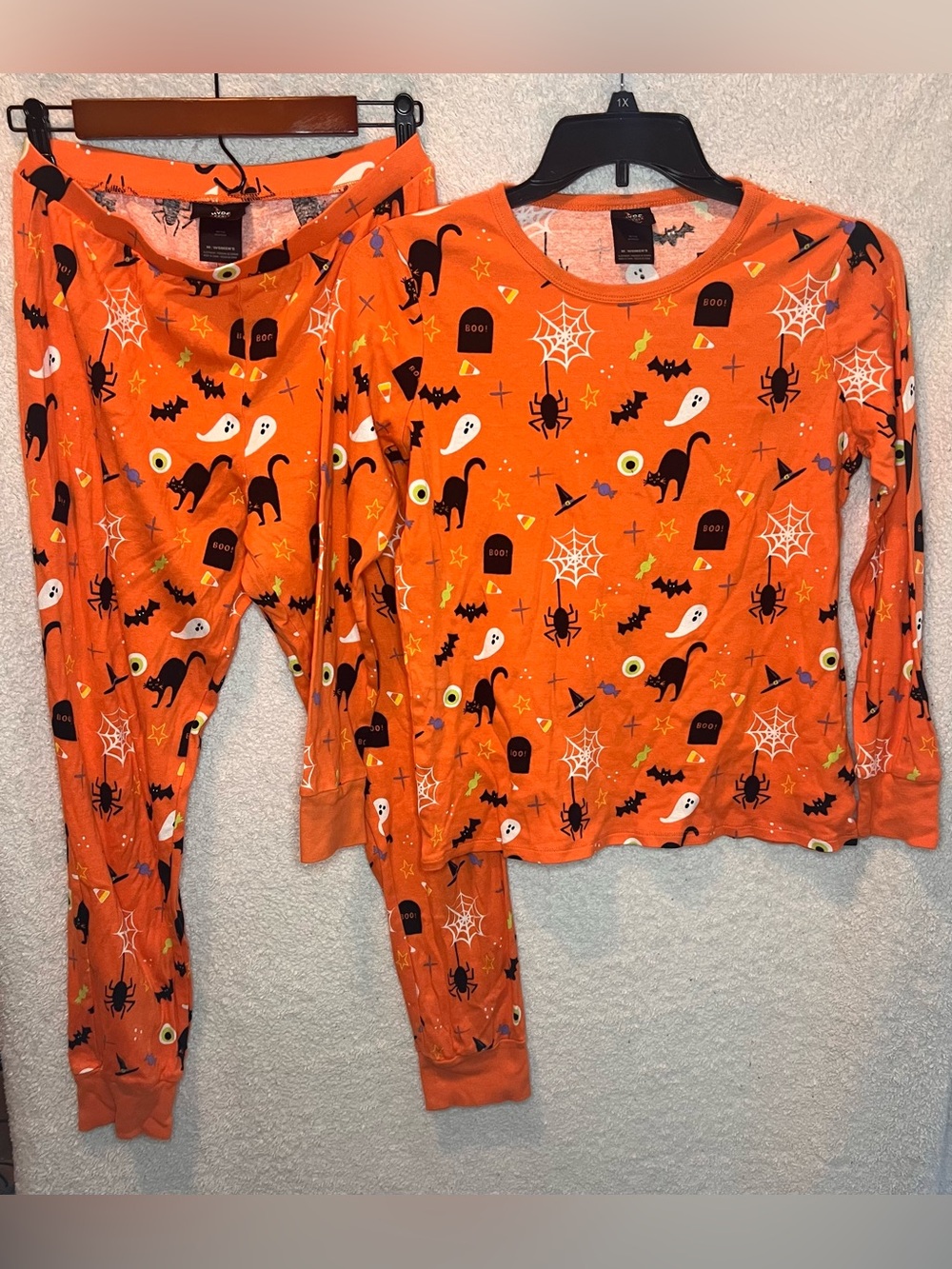 Hyde & Eek Boutique Women’s Orange Halloween Pajamas 2 Piece Set - Medium